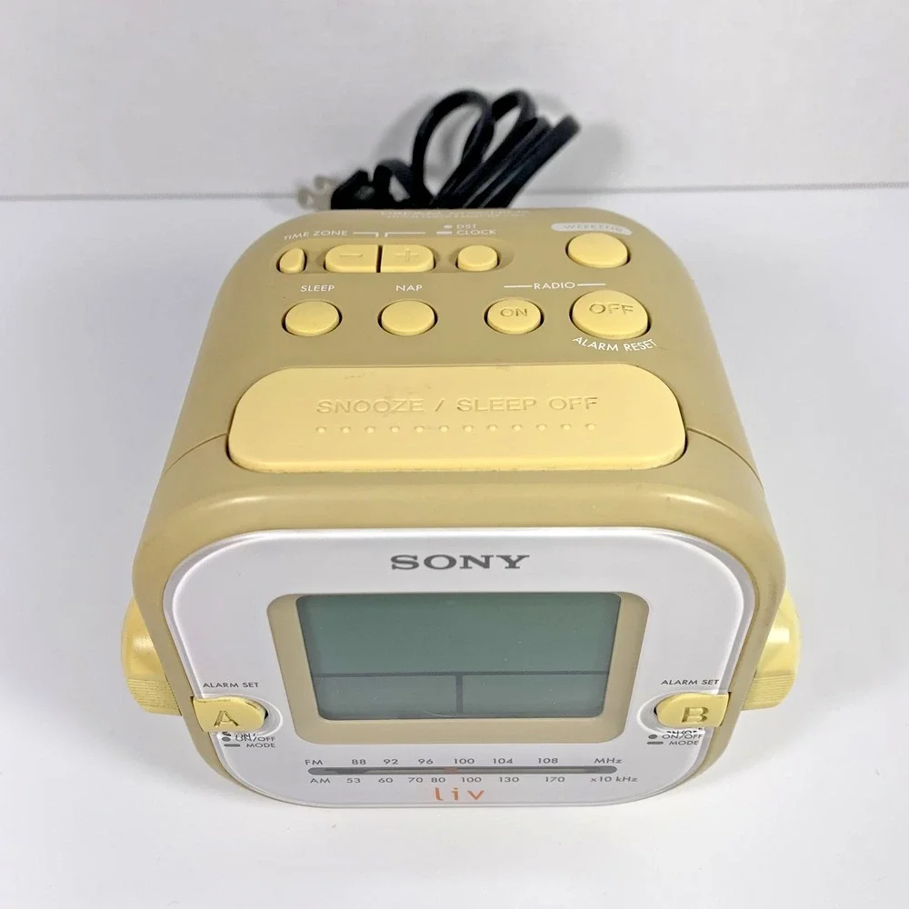 Sony Dream Machine Liv Dual Alarm Digital Clock-Radio ICF-C180 AM/FM Beige-White